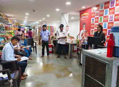 ‘बने खाबो-बने रहिबो 2.0’ अभियान के तहत खाद्य प्रतिष्ठानों पर कार्रवाई ‘बने खाबो-बने रहिबो 2.0’ अभियान के तहत खाद्य प्रतिष्ठानों पर कार्रवाई