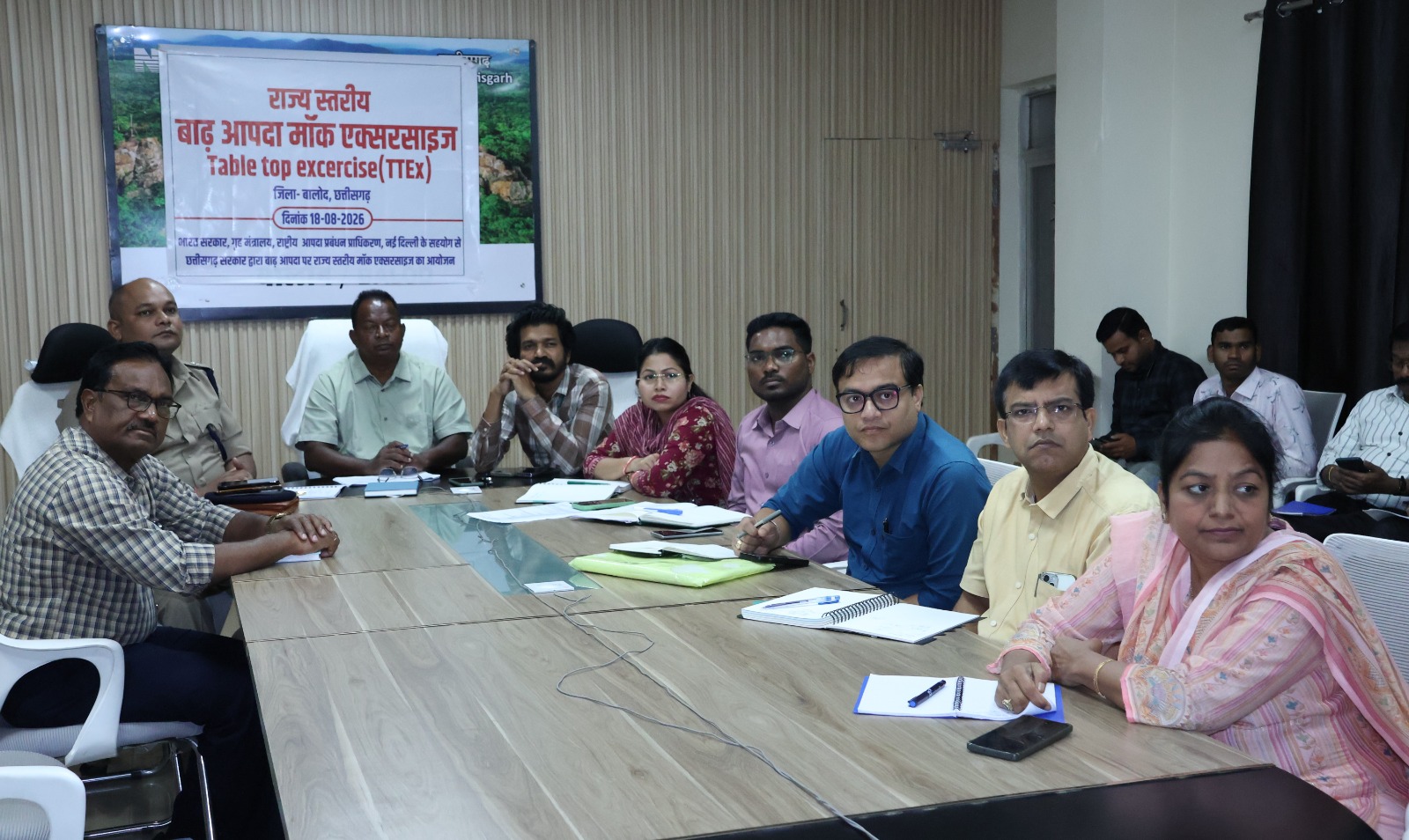 जिला स्तरीय अधिकारियों को वीडियो कांफ्रेंसिंग के माध्यम से दिया गया बाढ़ एवं आपदा के समय बचाव के उपाय के संबंध में प्रशिक्षण जिला स्तरीय अधिकारियों को वीडियो कांफ्रेंसिंग के माध्यम से दिया गया बाढ़ एवं आपदा के समय बचाव के उपाय के संबंध में प्रशिक्षण