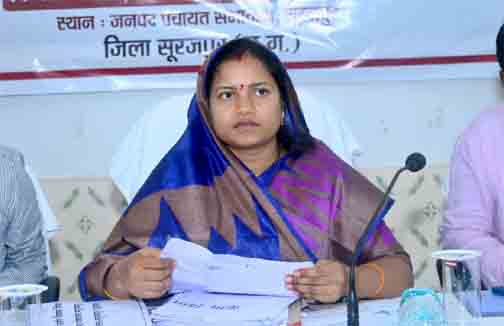 मंत्री लक्ष्मी राजवाड़े ने सूरजपुर और भैयाथान में विकासखंड स्तरीय समीक्षा बैठकों में योजनाओं की प्रगति की समीक्षा की मंत्री लक्ष्मी राजवाड़े ने सूरजपुर और भैयाथान में विकासखंड स्तरीय समीक्षा बैठकों में योजनाओं की प्रगति की समीक्षा की