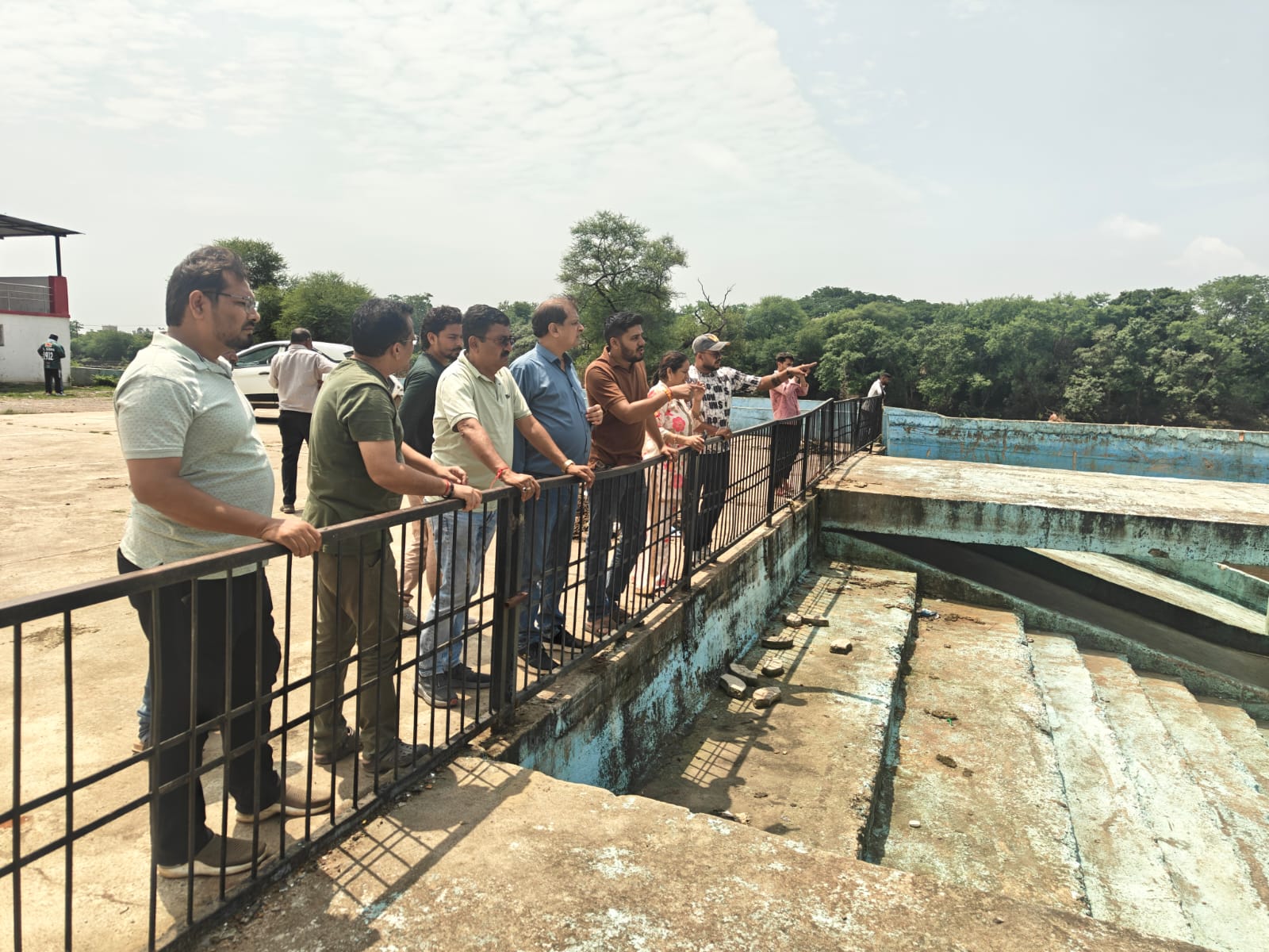 अपर आयुक्त साहू ने श्रीगणेश उत्सव पूर्व विसर्जन कुण्ड को तैयार करने कार्य की प्रगति प्रत्यक्ष देखी अपर आयुक्त साहू ने श्रीगणेश उत्सव पूर्व विसर्जन कुण्ड को तैयार करने कार्य की प्रगति प्रत्यक्ष देखी