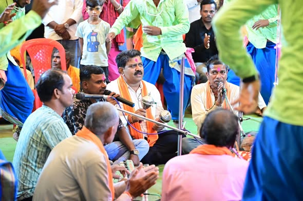 रामधुनी कार्यक्रम में शामिल हुए उप मुख्यमंत्री एवं कवर्धा विधायक विजय शर्मा रामधुनी कार्यक्रम में शामिल हुए उप मुख्यमंत्री एवं कवर्धा विधायक विजय शर्मा