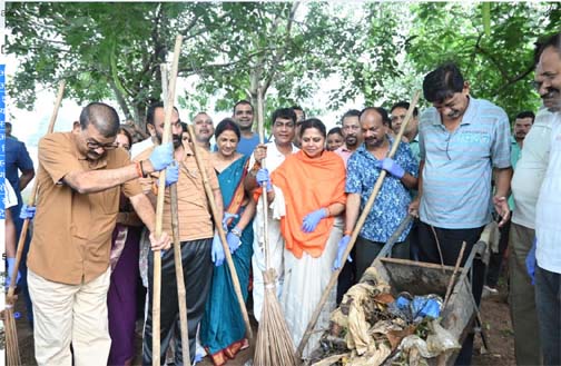 सेवा संकल्प अभियान के तहत बंधवा तालाब में स्वच्छता अभियान एवं वृक्षारोपण सेवा संकल्प अभियान के तहत बंधवा तालाब में स्वच्छता अभियान एवं वृक्षारोपण