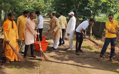 अखिल विश्व गायत्री परिवार के युवा प्रकोष्ठ ने गांधी जयंती पर चलाया स्वच्छता अभियान अखिल विश्व गायत्री परिवार के युवा प्रकोष्ठ ने गांधी जयंती पर चलाया स्वच्छता अभियान
