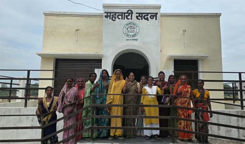 24.70 लाख रुपये की लागत से निर्मित महतारी सदन बना महिला सशक्तिकरण का केंद्र 24.70 लाख रुपये की लागत से निर्मित महतारी सदन बना महिला सशक्तिकरण का केंद्र