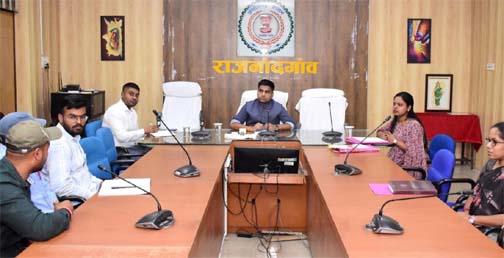 कलेक्टर ने प्रयास आवासीय विद्यालय के संचालन एवं शैक्षणिक गतिविधियों की समीक्षा की कलेक्टर ने प्रयास आवासीय विद्यालय के संचालन एवं शैक्षणिक गतिविधियों की समीक्षा की