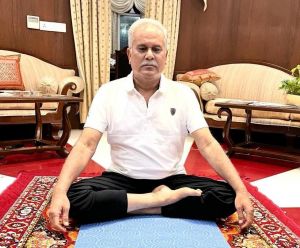  योग मनुष्य की शारीरिक, मानसिक और आध्यात्मिक ऊर्जा बढ़ाता है-मुख्यमंत्री श्री भूपेश बघेल