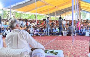 मूसलाधार बारिश के बावजूद कम नहीं हुआ ग्रामीणों का उत्साह, जारी रहा मुख्यमंत्री का भेंट-मुलाकात कार्यक्रम