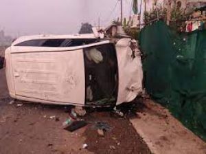 मनेंद्रगढ़ पुलिस की गाड़ी पलटने से 1 की मौत, 6 घायल 
