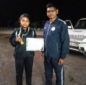   तीरंदाजी खेल प्रतियोगिता रायपुर में खेल अकादमी बिलासपुर की बालिका ने जीता गोल्ड मेडल