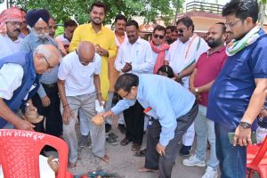  निगम तुहत द्वार महापौर संग गोठ के तहत वैशाली नगर में होंगे कई विकास कार्य, महापौर नीरज पाल ने रखी आधारशिला