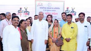  मुख्यमंत्री ने सिंगारपुर में की सामाजिक संगठनों के प्रतिनिधियों से भेंट-मुलाकात, विभिन्न सामाजिक भवनों के निर्माण के लिए स्वीकृत की राशि
