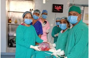     दुर्ग जिला चिकित्सालय में 3.8 किलो के ओवरी सिस्ट का हुआ सफल ऑपरेशन
