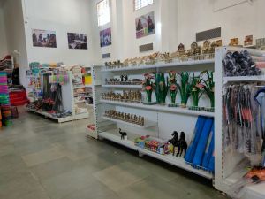 जिला मुख्यालय बालोद के सी-मार्ट में मिल रहा है किफायती दर पर स्थानीय  हस्त निर्मित एवं शुद्ध उत्पाद 
