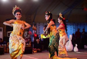   राष्ट्रीय रामायण महोत्सव इंडोनेशिया के कलाकारों ने सीता हरण, राम-रावण युद्ध की अविस्मरणीय प्रस्तुति दी
