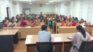 आयुष्मानकार्ड का प्रोग्रेस बढ़ाने के लिए आंगनबाड़ी कार्यकर्ताओं की ली गई निगम सभागार में बैठक
