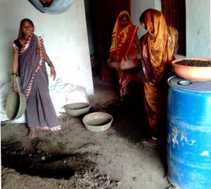 ग्रामीण महिलाएं स्व-सहायता समूह से जुड़कर आर्थिक रूप से हो रही हैं सशक्त