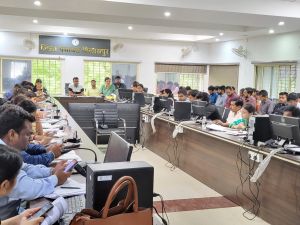 जिला पंचायत सीईओ ने ली अधिकारियों की समीक्षा बैठक