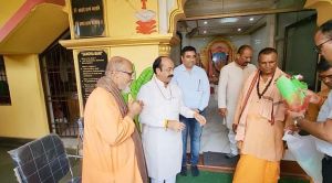भारत सेवा आश्रम पहुँचकर अरुण साव ने  स्वामी शिवरूपानंद से लिया आशीर्वाद