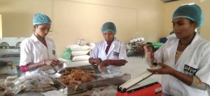 दंतेवाड़ा के सभी आंगनबाड़ी केंद्रों में जल्द होगी स्वादिष्ट चिक्की की सप्लाई दंतेवाड़ा के सभी आंगनबाड़ी केंद्रों में जल्द होगी स्वादिष्ट चिक्की की सप्लाई