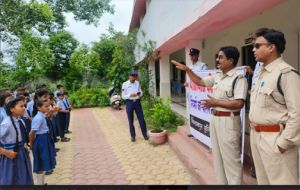 स्कूली बच्चों के सुरक्षित आवागमन के संबंध में डीईओ ने जारी किए निर्देश स्कूली बच्चों के सुरक्षित आवागमन के संबंध में डीईओ ने जारी किए निर्देश