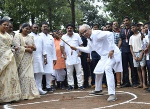 छत्तीसगढ़ के पहली तिहार से पारंपरिक खेलों की भी शुरूआत छत्तीसगढ़ के पहली तिहार से पारंपरिक खेलों की भी शुरूआत