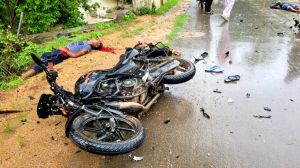 मोटर साइकिल भिड़ंत में चार युवकों की दर्दनाक मौत मोटर साइकिल भिड़ंत में चार युवकों की दर्दनाक मौत