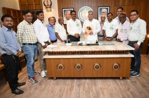 मुख्यमंत्री का राजस्व पटवारी संघ ने जताया आभार मुख्यमंत्री का राजस्व पटवारी संघ ने जताया आभार