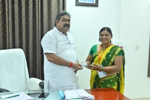 महापौर नीरज पाल ने बनवाया अपना आयुष्मान कार्ड महापौर नीरज पाल ने बनवाया अपना आयुष्मान कार्ड