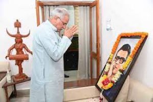 मुख्यमंत्री ने बिसाहू दास महंत की पुण्यतिथि पर उन्हें किया नमन मुख्यमंत्री ने बिसाहू दास महंत की पुण्यतिथि पर उन्हें किया नमन