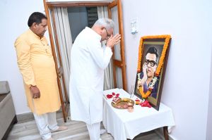 मुख्यमंत्री ने बिसाहू दास महंत की पुण्यतिथि पर उन्हें अर्पित किए श्रद्धासुमन मुख्यमंत्री ने बिसाहू दास महंत की पुण्यतिथि पर उन्हें अर्पित किए श्रद्धासुमन