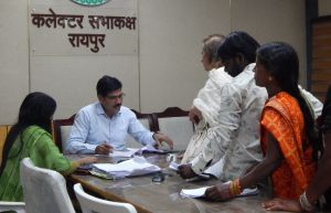 जनचौपाल के माध्यम से नागरिकों ने बताई अपनी समस्याएं जनचौपाल के माध्यम से नागरिकों ने बताई अपनी समस्याएं