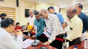 च्वाईस सेंटरों में आधार कार्ड कार्य को पुनः प्रारंभ करवाने जनदर्शन में की मांग च्वाईस सेंटरों में आधार कार्ड कार्य को पुनः प्रारंभ करवाने जनदर्शन में की मांग