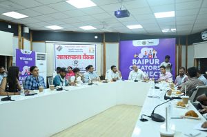 कलेक्टर ने युवा मतदाताओं की भागीदारी बढ़ाने क्रिएटर्स के साथ की बैठक कलेक्टर ने युवा मतदाताओं की भागीदारी बढ़ाने क्रिएटर्स के साथ की बैठक