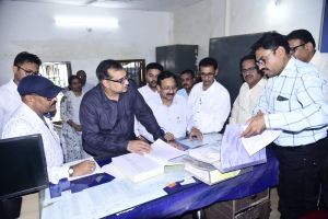 संभागायुक्त भीमसिंह ने जिला कलेक्टोरेट सहित एसडीएम, तहसील कार्यालय का किया निरीक्षण संभागायुक्त भीमसिंह ने जिला कलेक्टोरेट सहित एसडीएम, तहसील कार्यालय का किया निरीक्षण