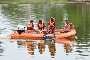 एक दिवसीय बाढ़ एवं आपदा प्रशिक्षण एवं प्रदर्शन कार्यक्रम आयोजित एक दिवसीय बाढ़ एवं आपदा प्रशिक्षण एवं प्रदर्शन कार्यक्रम आयोजित