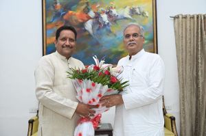 मुख्यमंत्री से छत्तीसगढ़ खनिज विकास निगम के अध्यक्ष ने की सौजन्य मुलाकात मुख्यमंत्री से छत्तीसगढ़ खनिज विकास निगम के अध्यक्ष ने की सौजन्य मुलाकात