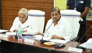 प्रभारी मंत्री मोहम्मद अकबर ने ली अधिकारियों की समीक्षा बैठक प्रभारी मंत्री मोहम्मद अकबर ने ली अधिकारियों की समीक्षा बैठक