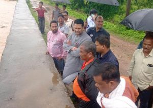 उच्च शिक्षा मंत्री उमेश पटेल ने आड़पथरा डैम का किया निरीक्षण उच्च शिक्षा मंत्री उमेश पटेल ने आड़पथरा डैम का किया निरीक्षण