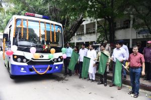 स्लम एरिया के लोगों के इलाज के लिए शहर को 5 वीं मोबाईल मेडिकल यूनिट वाहन की सौगात स्लम एरिया के लोगों के इलाज के लिए शहर को 5 वीं मोबाईल मेडिकल यूनिट वाहन की सौगात