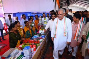 मुख्यमंत्री ने नगर पालिक निगम अम्बिकापुर के शहरी गौठान स्टॉल का किया निरीक्षण मुख्यमंत्री ने नगर पालिक निगम अम्बिकापुर के शहरी गौठान स्टॉल का किया निरीक्षण