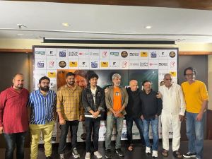 जनसंपर्क विभाग के अधिकारी अंकित पांडेय ने केके मेनन की अपकमिंग फिल्म लव आल के लिए लिखे गीत जनसंपर्क विभाग के अधिकारी अंकित पांडेय ने केके मेनन की अपकमिंग फिल्म लव आल के लिए लिखे गीत