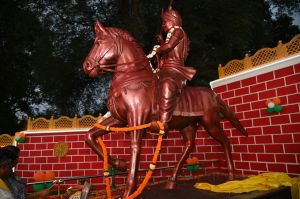 प्रतिमा अनावरण से गदगद हुए गोंडवाना समाज के लोग प्रतिमा अनावरण से गदगद हुए गोंडवाना समाज के लोग