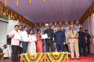 उपमुख्यमंत्री टी.एस. सिंहदेव ने सरगुजा में किया ध्वजारोहण उपमुख्यमंत्री टी.एस. सिंहदेव ने सरगुजा में किया ध्वजारोहण