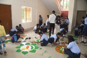 रंगोली, पेंटिंग, निबंध व फैंसी ड्रेस से दिया आजादी का अमृत महोत्सव का संदेश रंगोली, पेंटिंग, निबंध व फैंसी ड्रेस से दिया आजादी का अमृत महोत्सव का संदेश