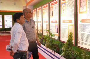 प्रदर्शनी में छत्तीसगढ़ से जुड़ी रोचक जानकारी लोगो को कर रही आकर्षित प्रदर्शनी में छत्तीसगढ़ से जुड़ी रोचक जानकारी लोगो को कर रही आकर्षित