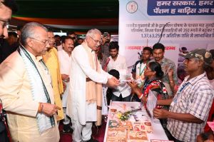 मुख्यमंत्री भूपेश बघेल ने विभिन्न विभागों द्वारा लगाए गए स्टालों का किया अवलोकन मुख्यमंत्री भूपेश बघेल ने विभिन्न विभागों द्वारा लगाए गए स्टालों का किया अवलोकन