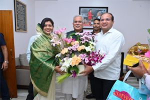 संजारी बालोद विधायक श्रीमती संगीता सिन्हा ने दी मुख्यमंत्री को जन्मदिन के अवसर पर बधाई दी संजारी बालोद विधायक श्रीमती संगीता सिन्हा ने दी मुख्यमंत्री को जन्मदिन के अवसर पर बधाई दी