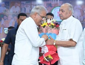 स्कूल शिक्षा मंत्री रविन्द्र चौबे ने मुख्यमंत्री को दी शुभकामनाएं स्कूल शिक्षा मंत्री रविन्द्र चौबे ने मुख्यमंत्री को दी शुभकामनाएं