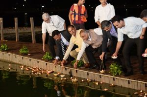 आओ एक दीप जलाएं, मतदान की अलख जगाएं आओ एक दीप जलाएं, मतदान की अलख जगाएं