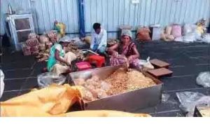 स्वादिष्ट चटपटे स्वाद की खुशबू बिखेर रहा तिलई का रीपा स्वादिष्ट चटपटे स्वाद की खुशबू बिखेर रहा तिलई का रीपा